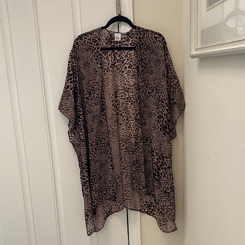 Time and Tru Animal Print Kimono